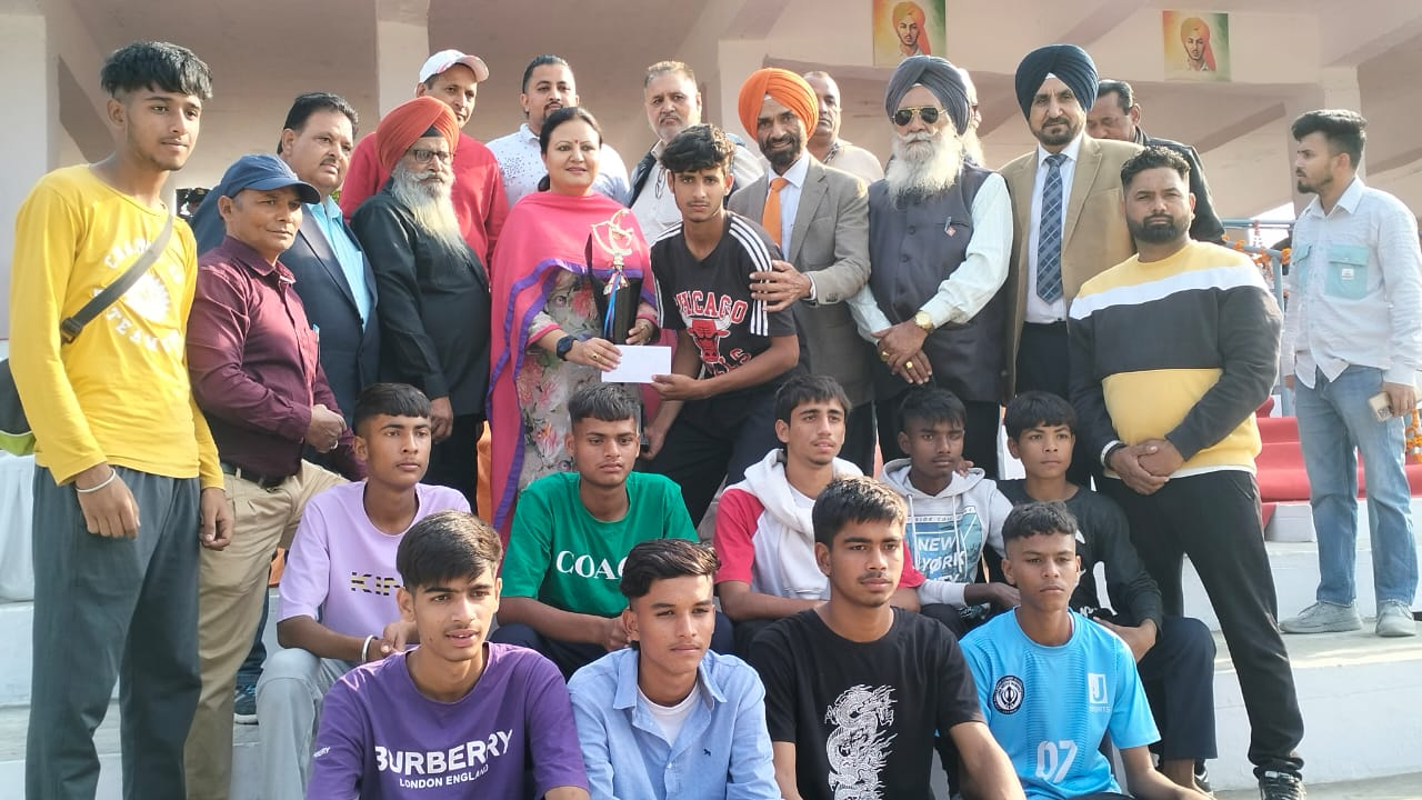 ਸ਼ਹੀਦ ਏ ਆਜ਼ਮ ਸਰਦਾਰ ਭਗਤ ਸਿੰਘ ਫੁੱਟਬਾਲ ਟੂਰਨਾਂਮੈਂਟ ਦਾ ਖਾਲਸਾ ਸਕੂਲ ਬੰਗਾ ਨੂੰ ਹਰਾ ਕੇ ਖਾਲਸਾ ਸਕੂਲ ਨਵਾਂਸ਼ਹਿਰ ਨੇ ਜਿੱਤਿਆਂ ਸਕੂਲ ਪੱਧਰ ਦਾ ਫਾਈਨਲ ਮੈਚ